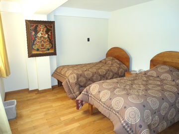 http://www.hotelmelanys.com/wp-content/uploads/2013/10/habitacion-3.jpg